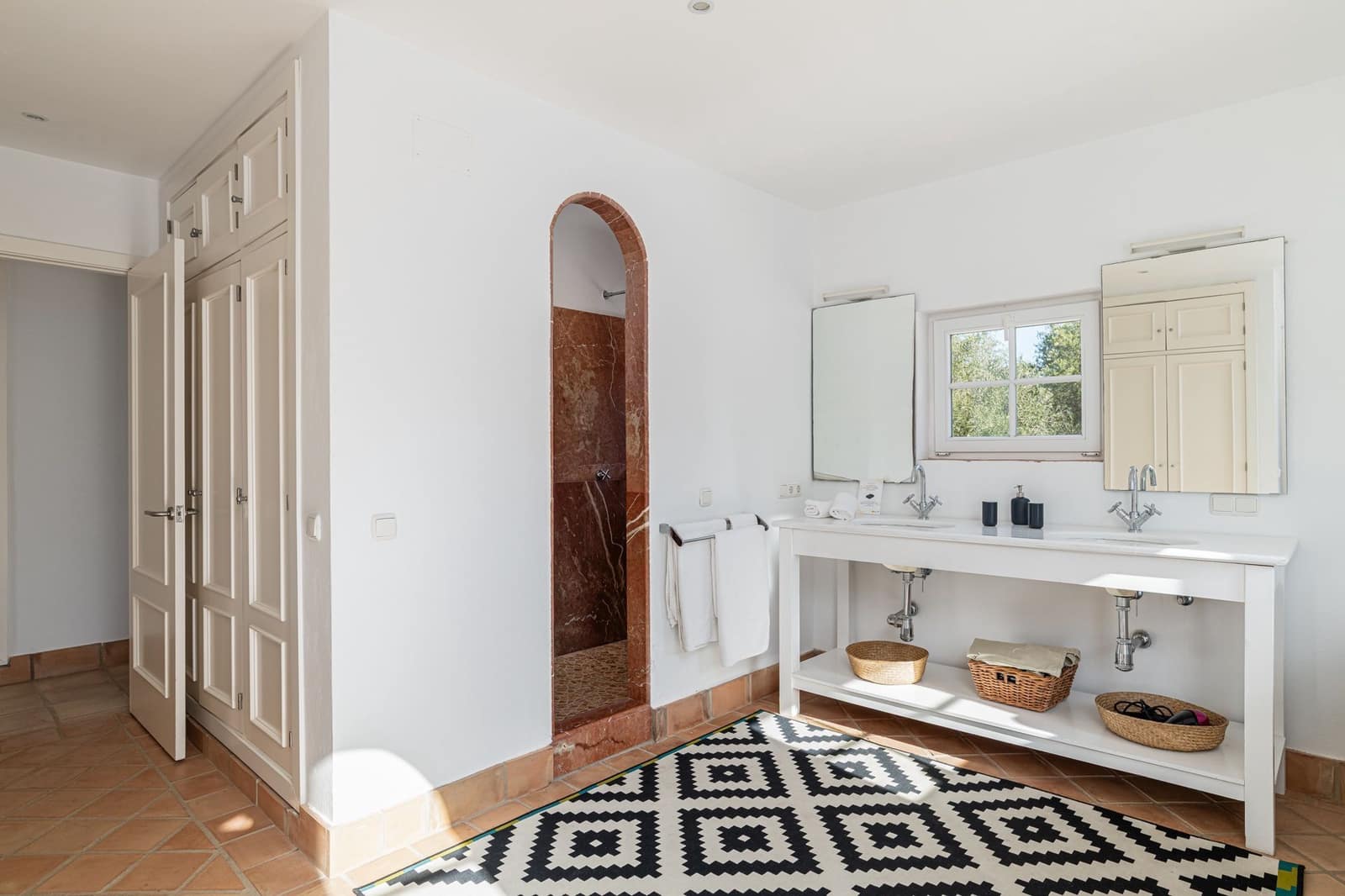 5 sypialnia Willa na sprzedaż w Benalup z basenem garażem - 875 000 € (Ref: 9400373)