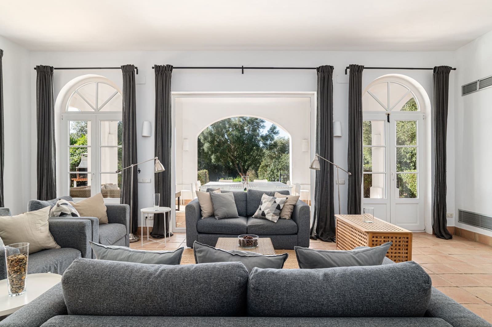 5 sypialnia Willa na sprzedaż w Benalup z basenem garażem - 875 000 € (Ref: 9400373)