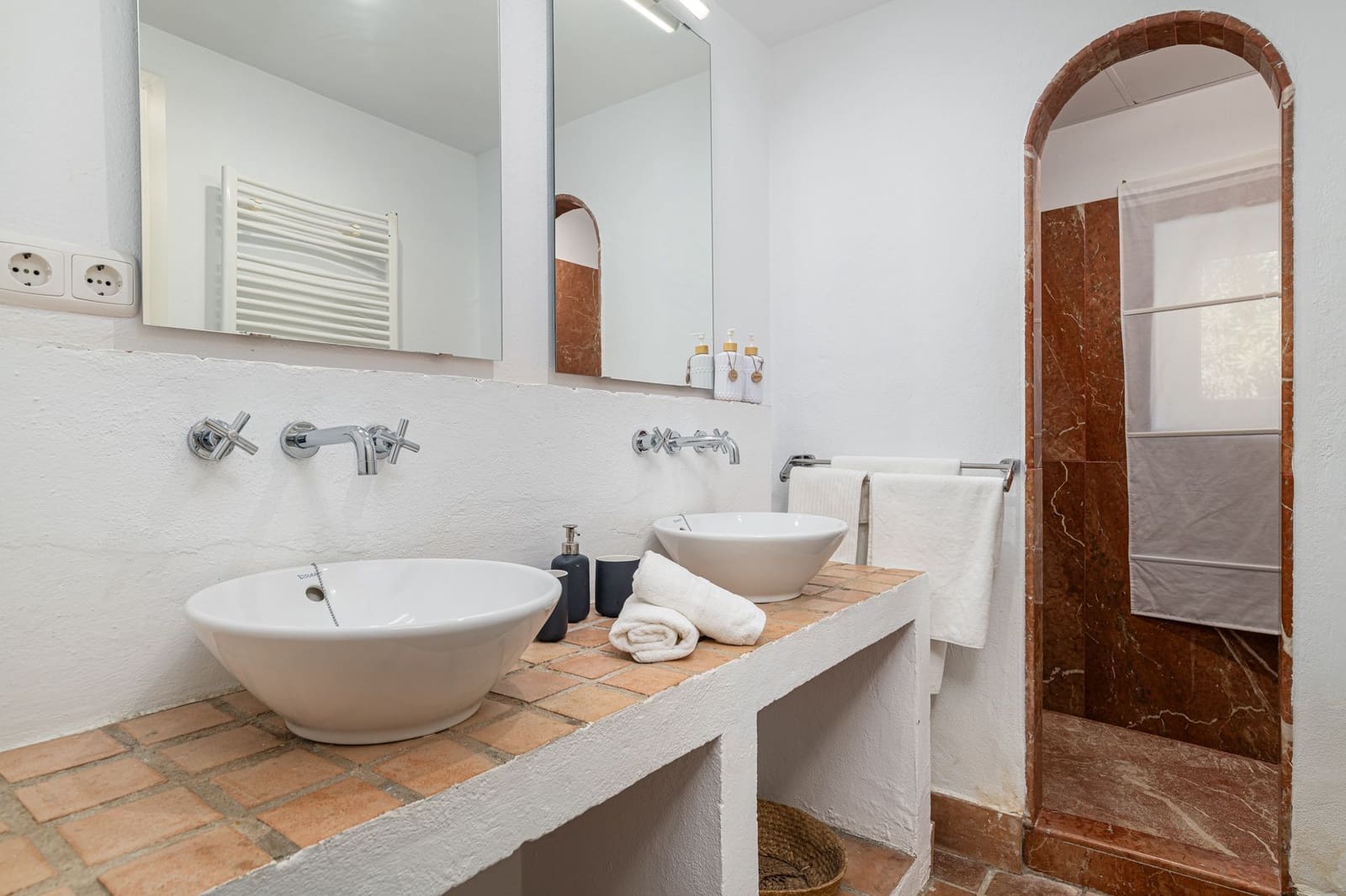 5 sypialnia Willa na sprzedaż w Benalup z basenem garażem - 875 000 € (Ref: 9400373)