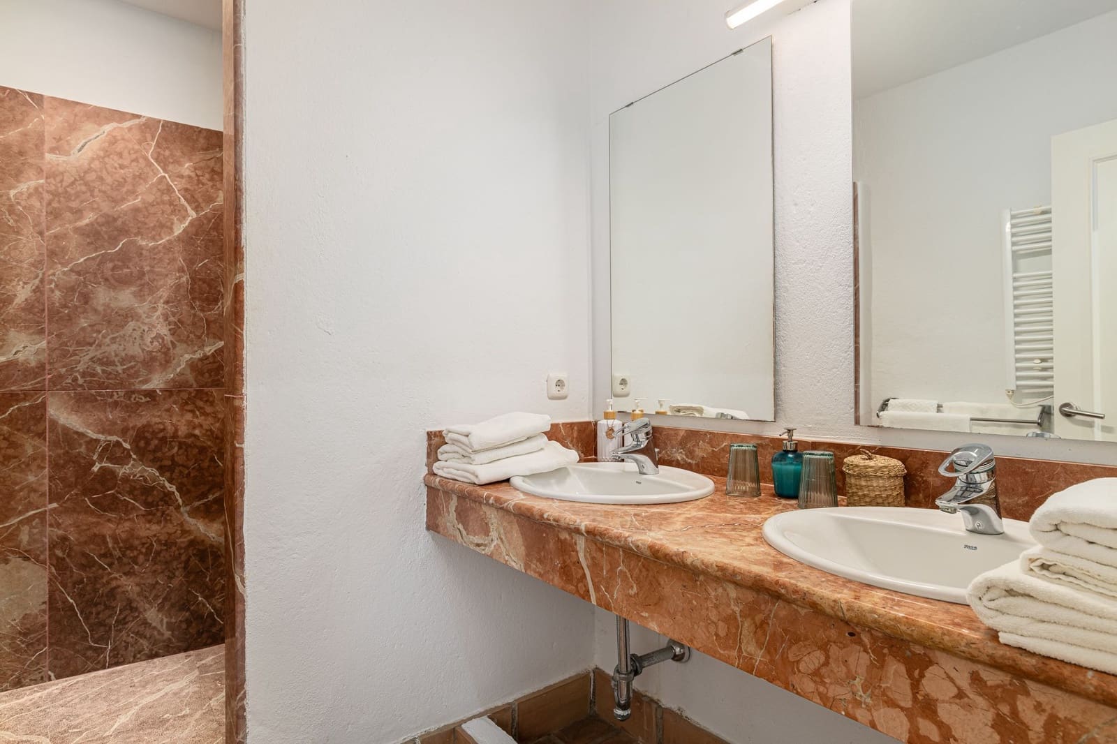 5 sypialnia Willa na sprzedaż w Benalup z basenem garażem - 875 000 € (Ref: 9400373)