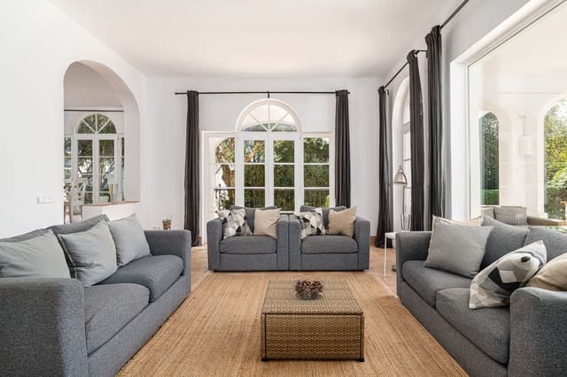 5 chambre Villa/Maison à vendre à Benalup avec piscine garage - 875 000 € (Ref: 9400373)