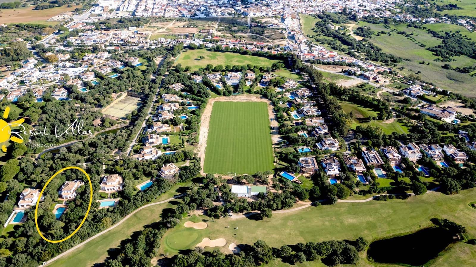 5 sypialnia Willa na sprzedaż w Benalup z basenem garażem - 875 000 € (Ref: 9400373)