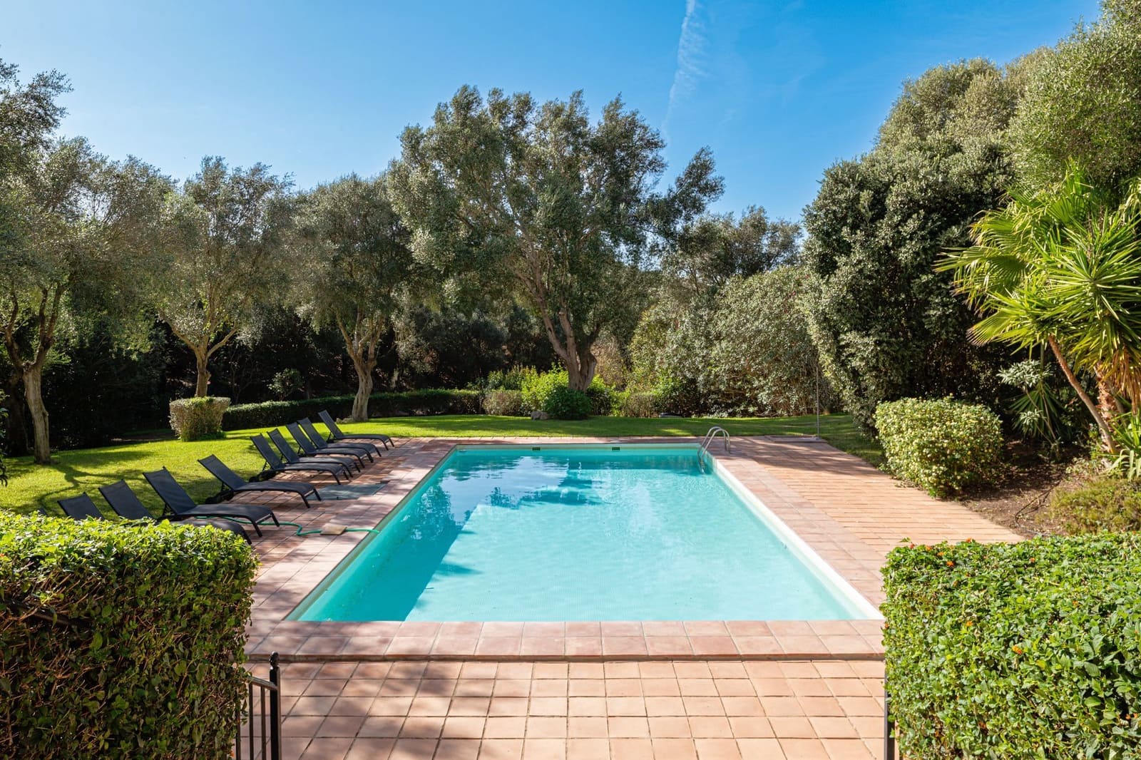 5 sypialnia Willa na sprzedaż w Benalup z basenem garażem - 875 000 € (Ref: 9400373)