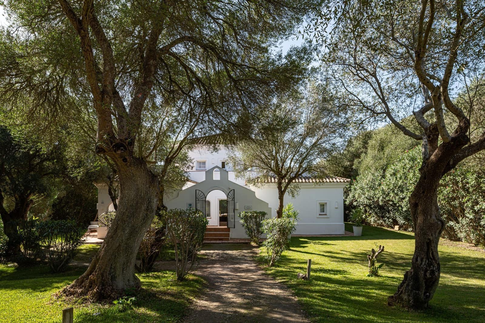 5 sypialnia Willa na sprzedaż w Benalup z basenem garażem - 875 000 € (Ref: 9400373)