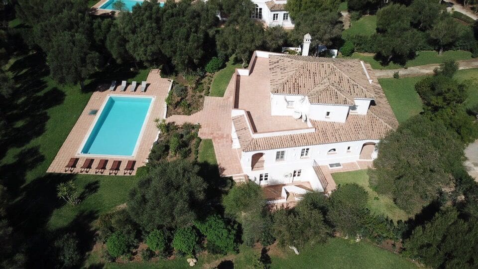 5 soveværelse Villa til salg i Benalup med swimmingpool garage - € 820.000 (Ref: 9698117)