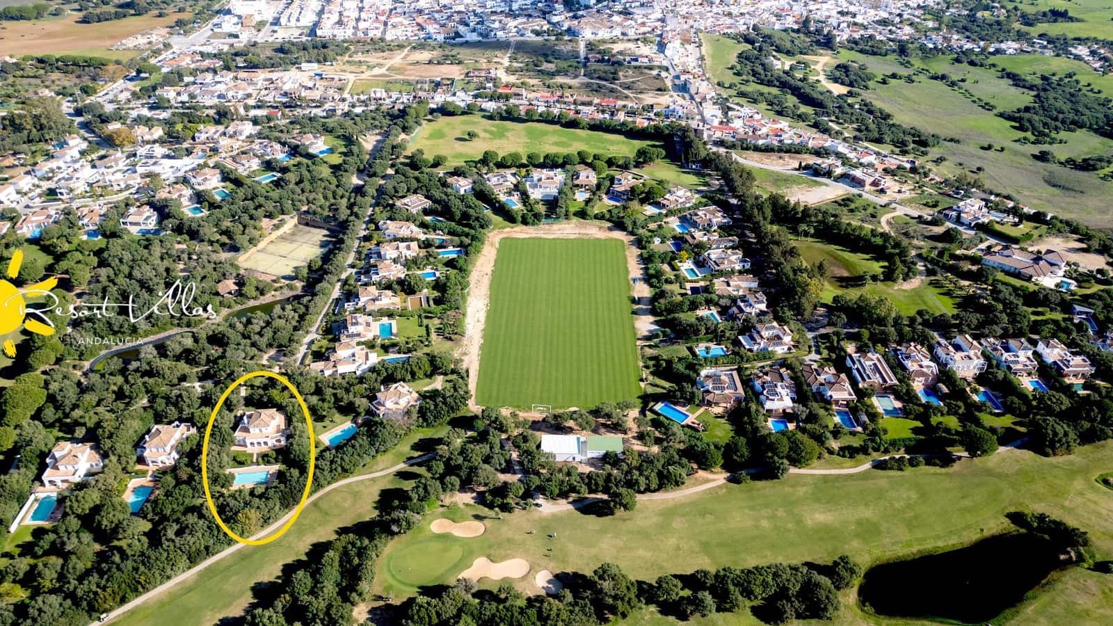 5 soveværelse Villa til salg i Benalup med swimmingpool garage - € 820.000 (Ref: 9698117)