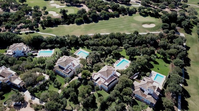 5 soveværelse Villa til salg i Benalup med swimmingpool garage - € 820.000 (Ref: 9698117)