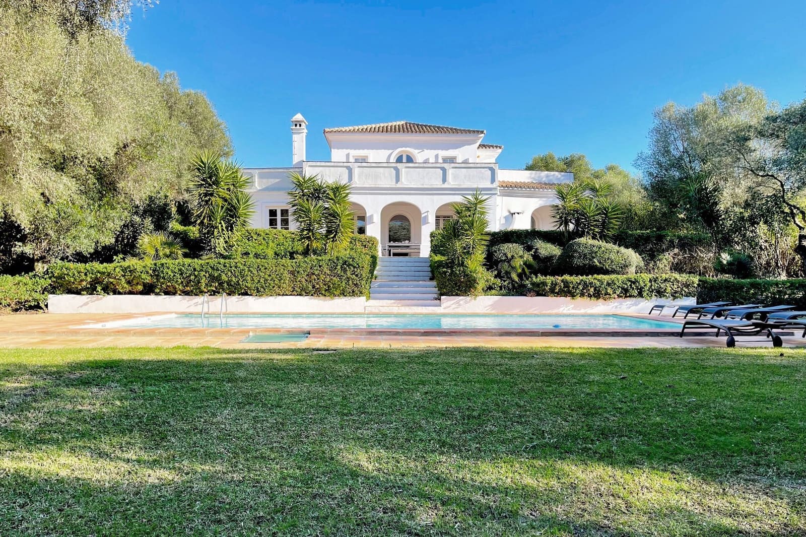 5 soveværelse Villa til salg i Benalup med swimmingpool garage - € 820.000 (Ref: 9698117)