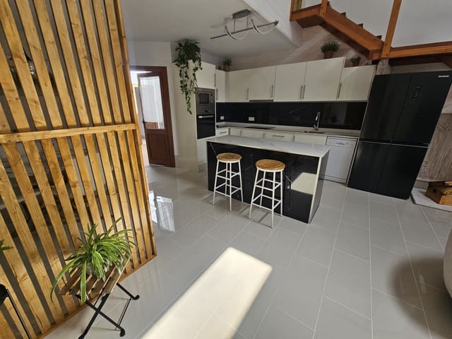 2 soveværelse Byhus til salg i La Oliva - € 295.000 (Ref: 9713597)