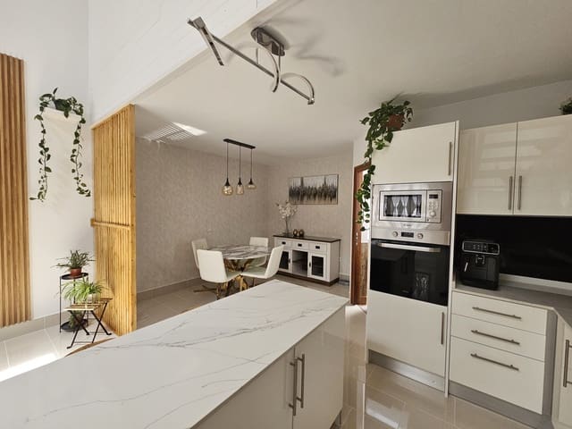 2 soveværelse Byhus til salg i La Oliva - € 295.000 (Ref: 9713597)