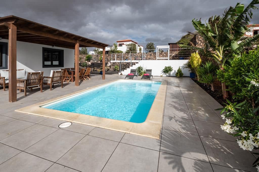 2 bedroom Villa for sale in Tindaya with pool - € 598,000 (Ref: 9816613)