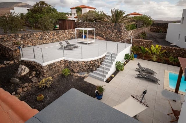2 bedroom Villa for sale in Tindaya, La Oliva with pool - € 598,000 (Ref: 9816613)