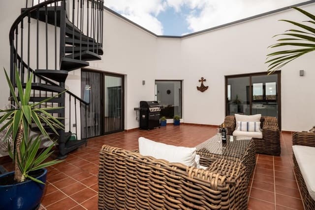2 bedroom Villa for sale in Tindaya, La Oliva with pool - € 598,000 (Ref: 9816613)