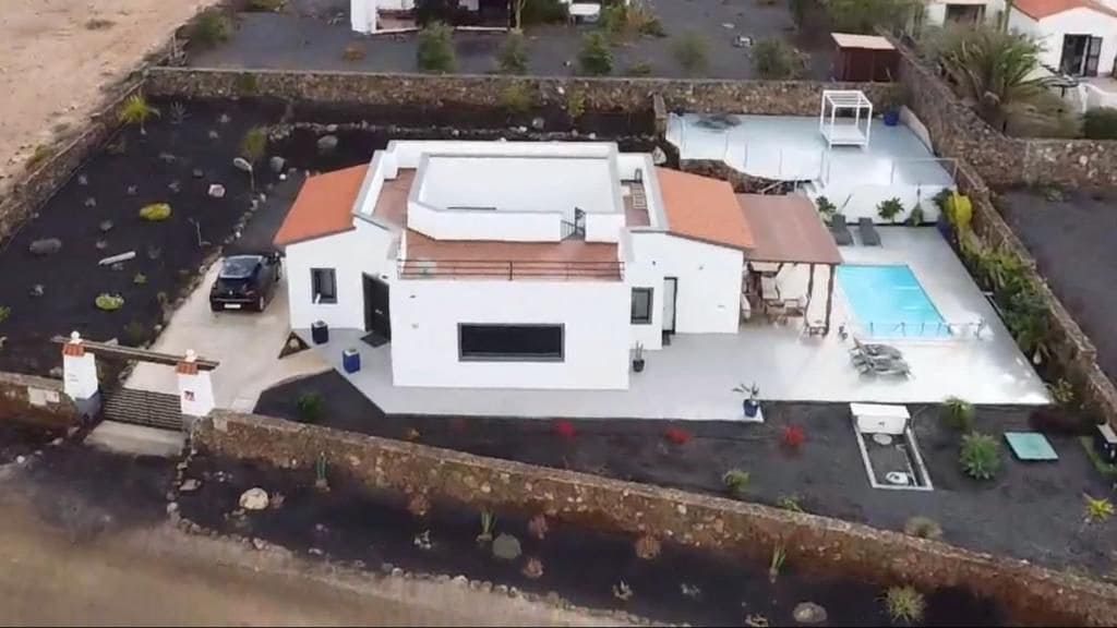 2 bedroom Villa for sale in Tindaya with pool - € 598,000 (Ref: 9816613)