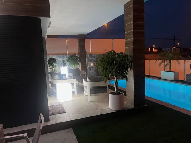 3 Zimmer Villa zu verkaufen in Vistabella, Orihuela mit Pool Garage - 489.999 € (Ref: 9733655)