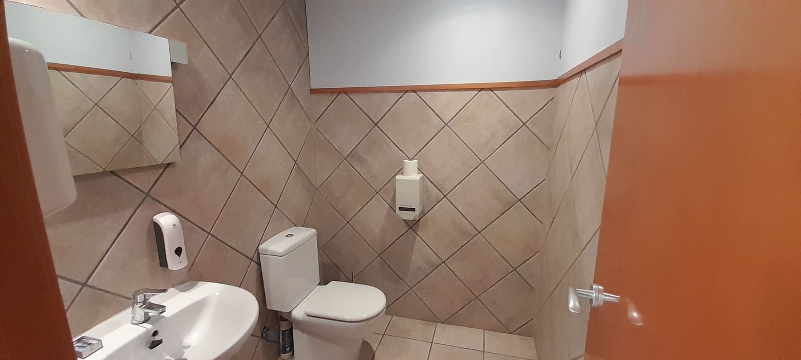 Commercial for sale in Castello de la Plana - € 580,000 (Ref: 9591776)