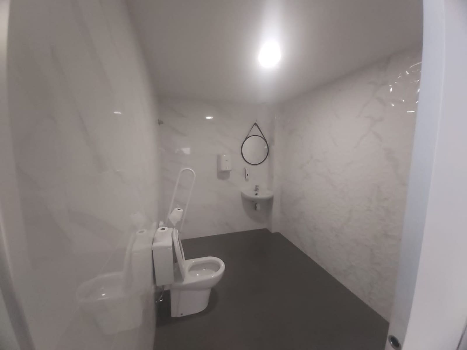 Commercial for sale in Castello de la Plana - € 580,000 (Ref: 9591776)