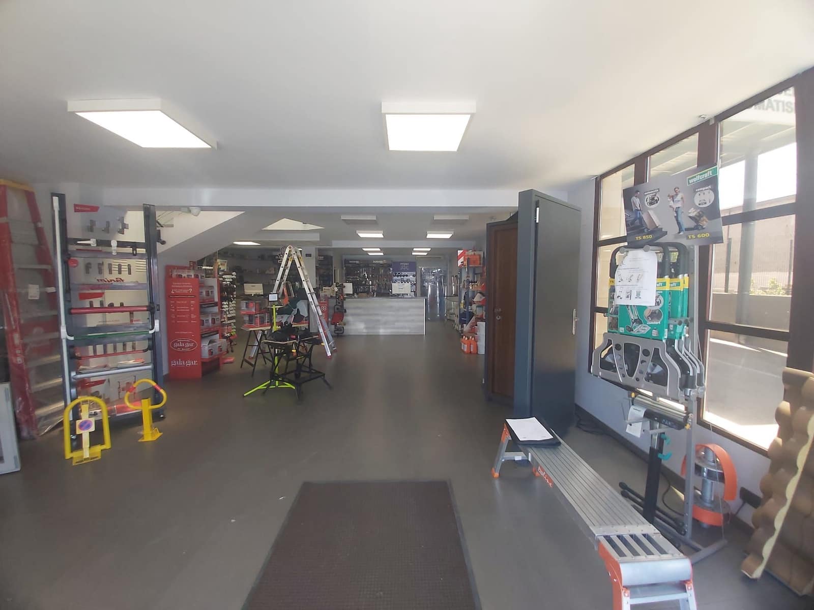 Commercial for sale in Castello de la Plana - € 580,000 (Ref: 9591776)