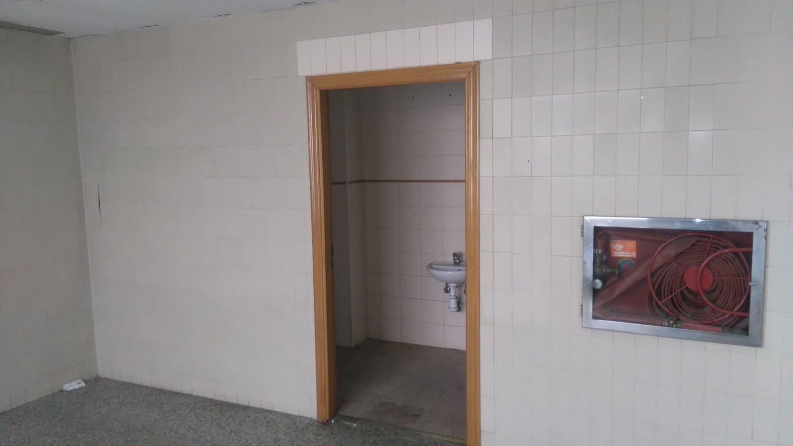 Commercial for sale in Castello de la Plana - € 138,000 (Ref: 9591777)