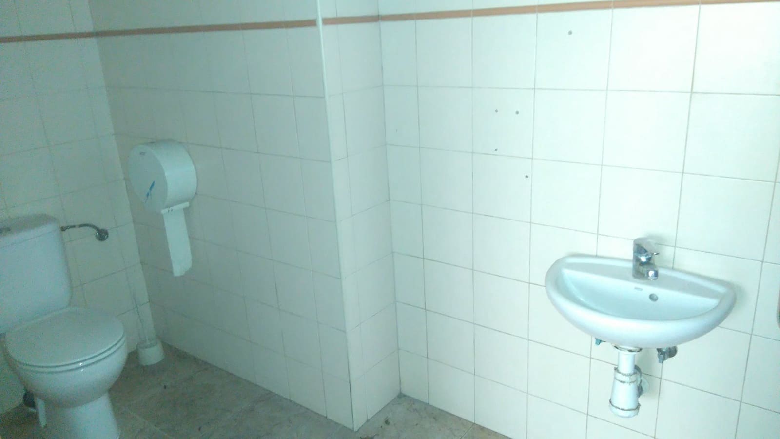 Commercial for sale in Castello de la Plana - € 138,000 (Ref: 9591777)