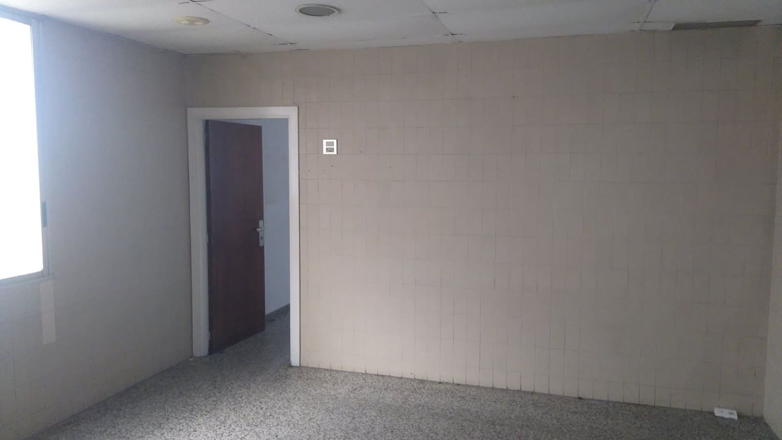 Commercial for sale in Castello de la Plana - € 138,000 (Ref: 9591777)