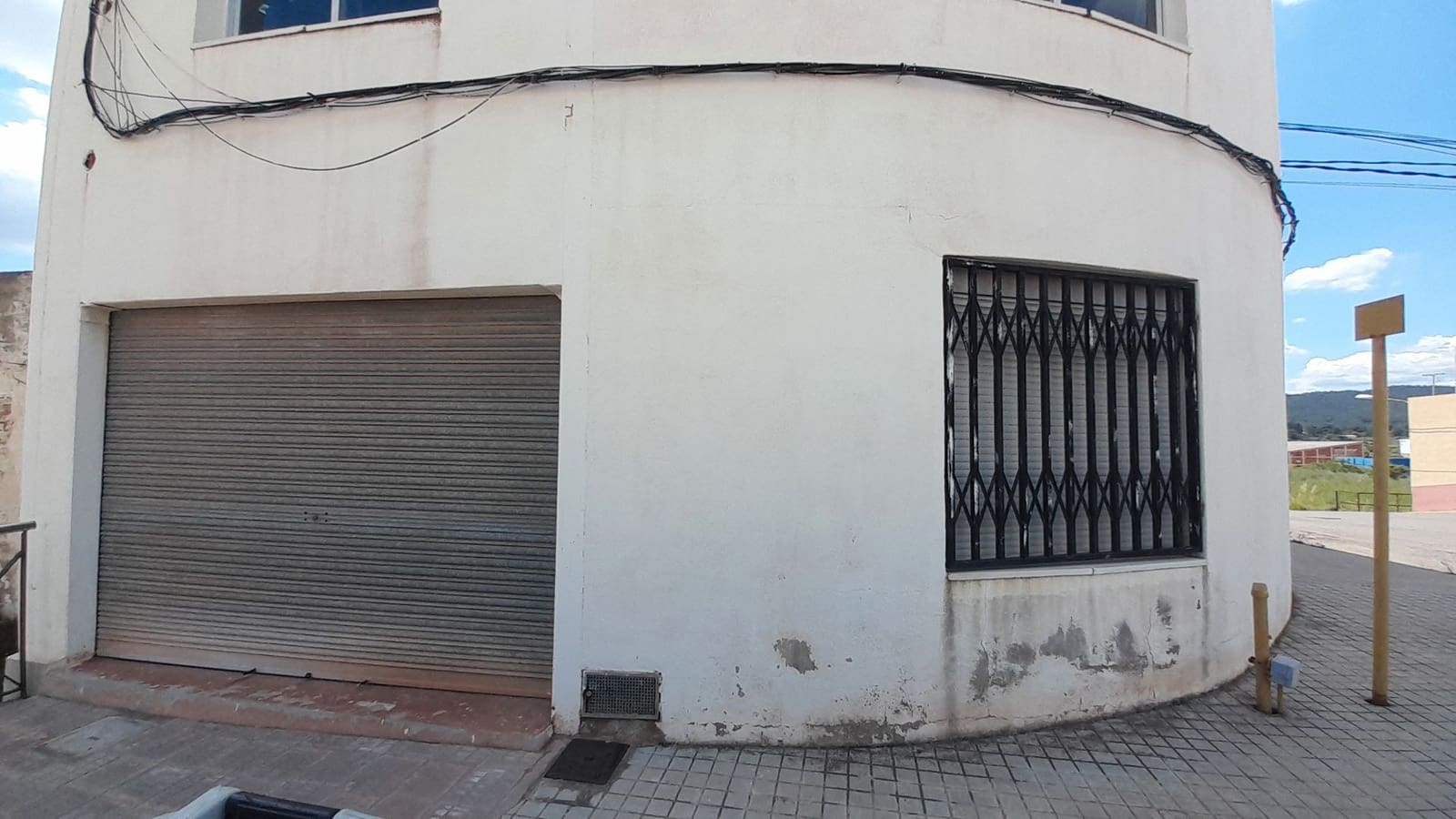 Commercial for sale in L'Alcora - € 190,000 (Ref: 9591778)