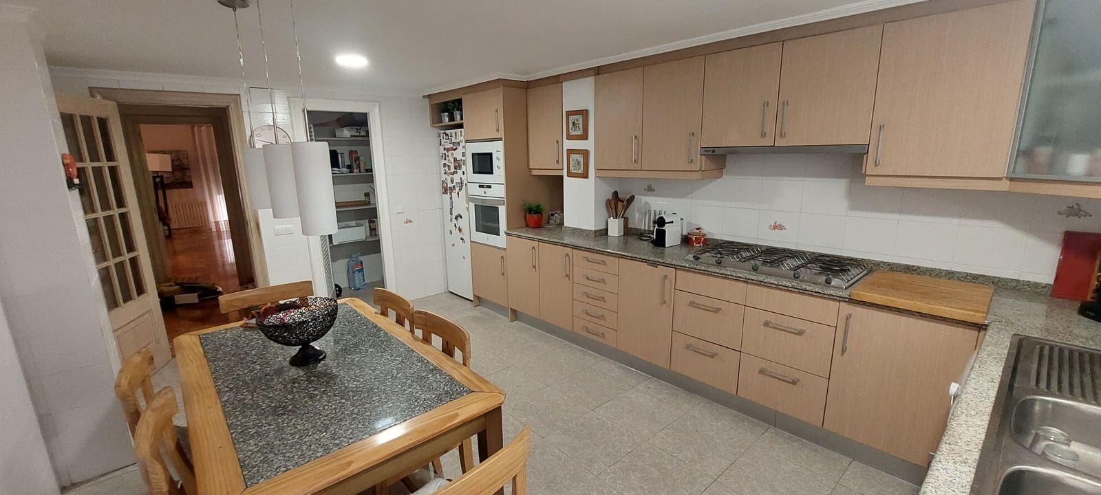 4 slaapkamer Flat te koop in Castello de la Plana met garage - € 369.000 (Ref: 9591780)