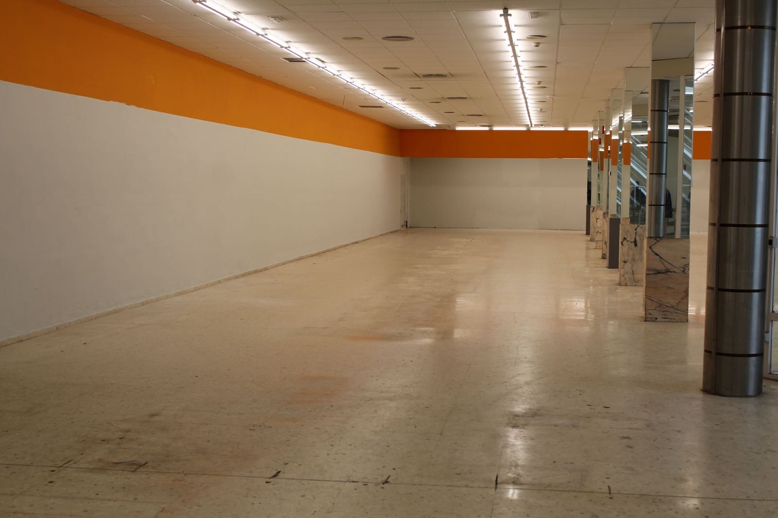 Commercial for sale in Benicassim - € 1,200,000 (Ref: 9591782)