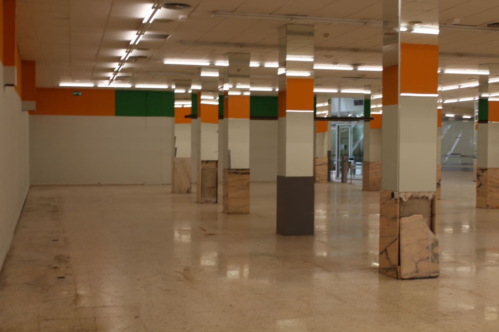 Commercial for sale in Benicassim - € 1,200,000 (Ref: 9591782)