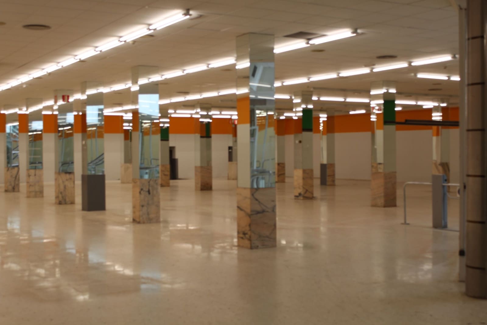 Commercial for sale in Benicassim - € 1,200,000 (Ref: 9591782)