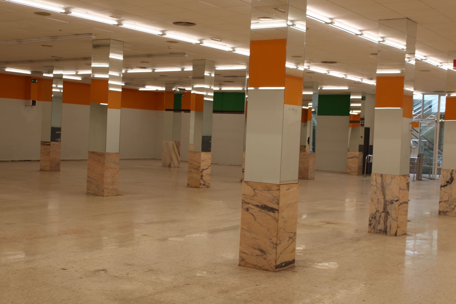 Commercial for sale in Benicassim - € 1,200,000 (Ref: 9591782)