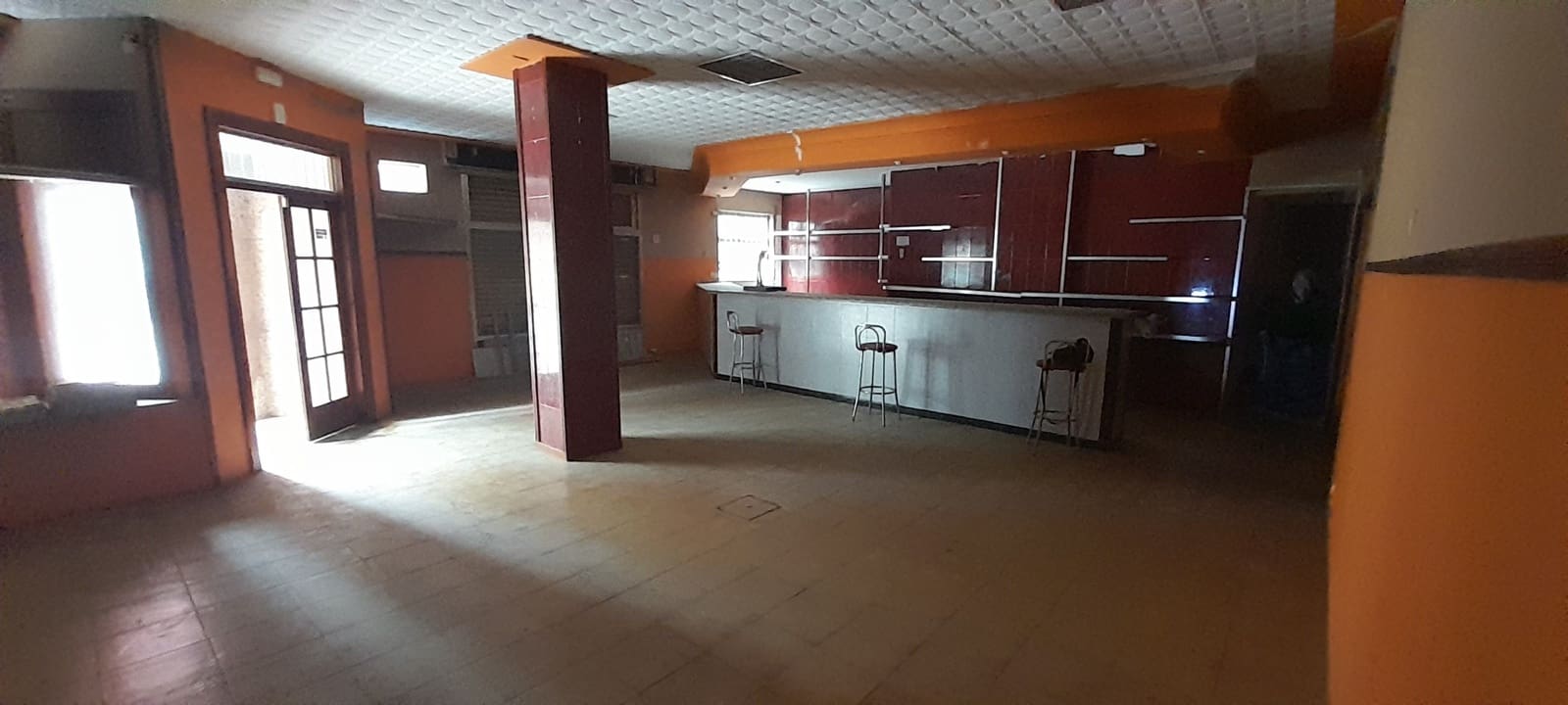 Commercial for rent in Castello de la Plana - € 800 (Ref: 9591784)