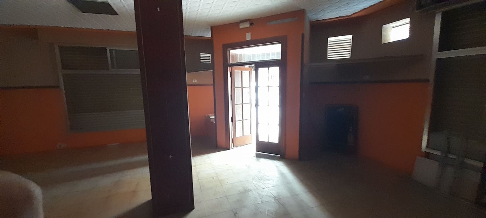 Commercial for rent in Castello de la Plana - € 800 (Ref: 9591784)