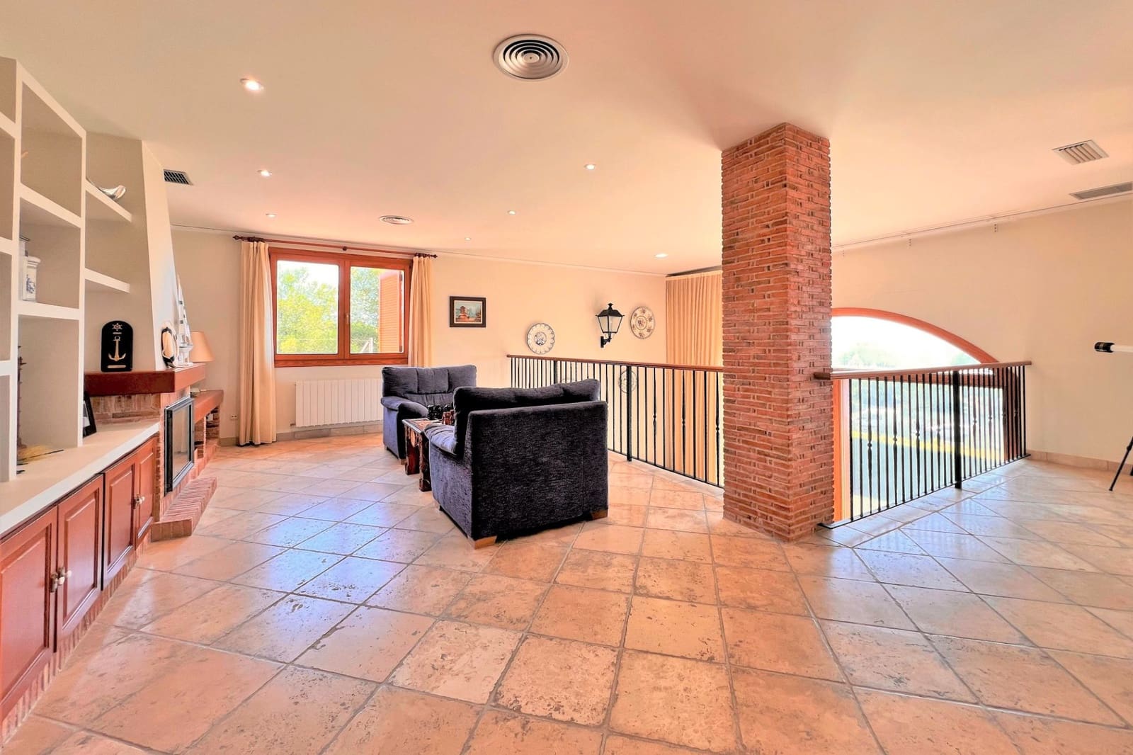 6 bedroom Villa for sale in Oropesa  with pool garage - € 2,500,000 (Ref: 9591786)