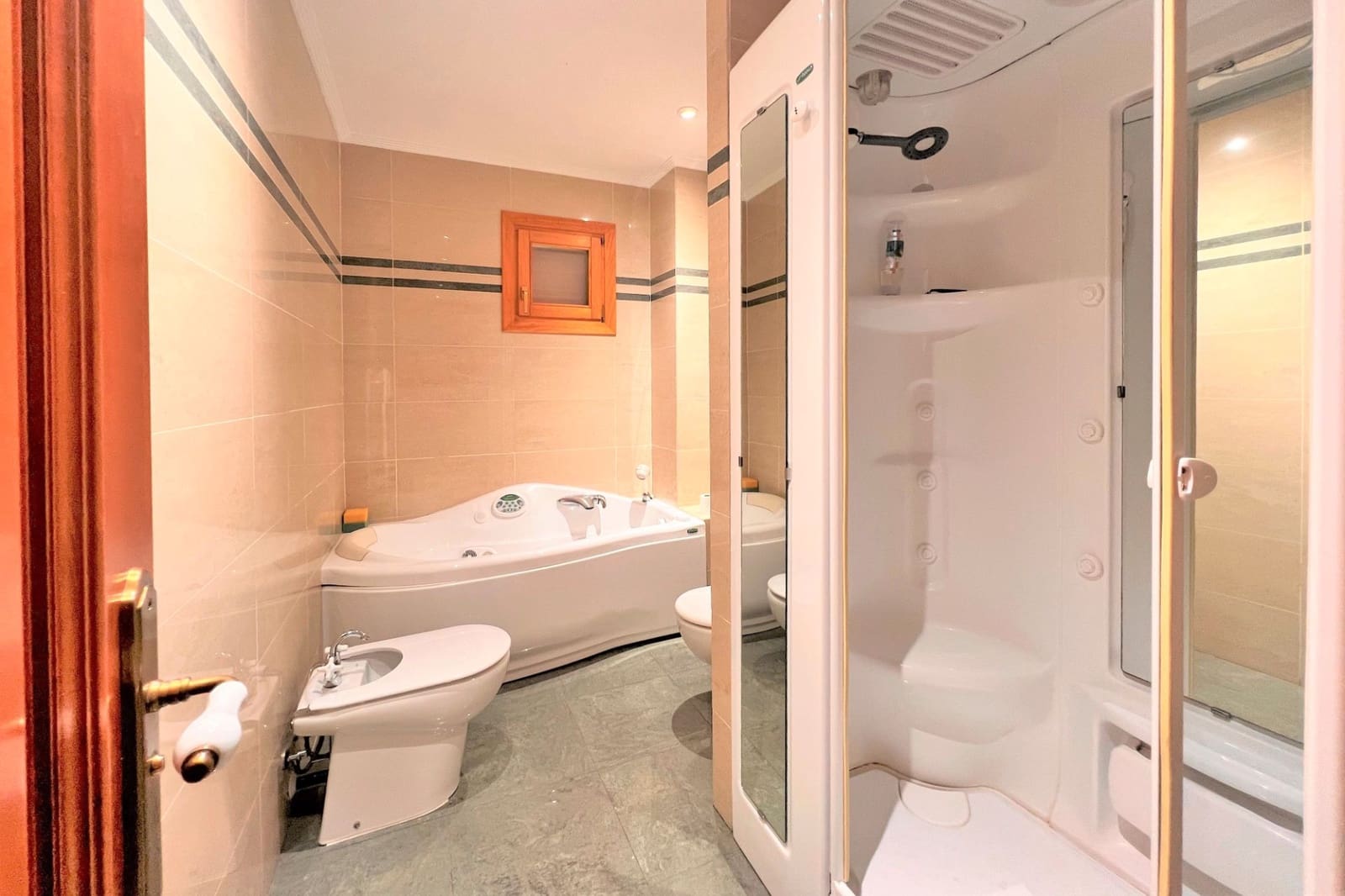 6 bedroom Villa for sale in Oropesa  with pool garage - € 2,500,000 (Ref: 9591786)