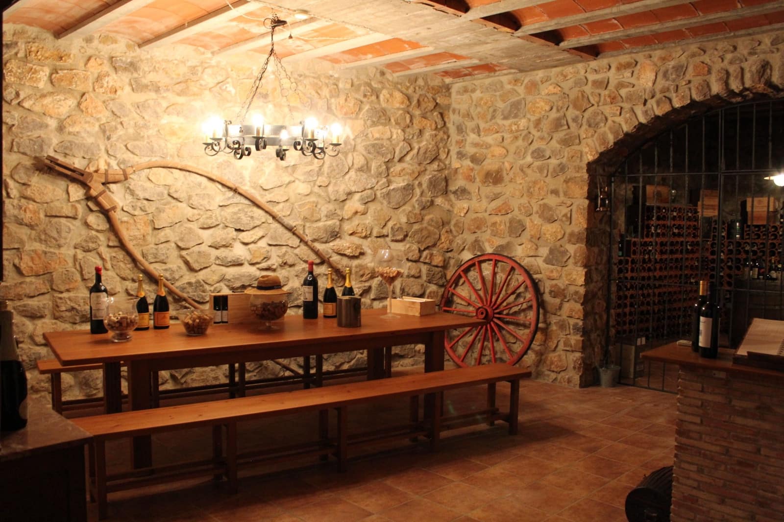 6 bedroom Villa for sale in Oropesa  with pool garage - € 2,500,000 (Ref: 9591786)