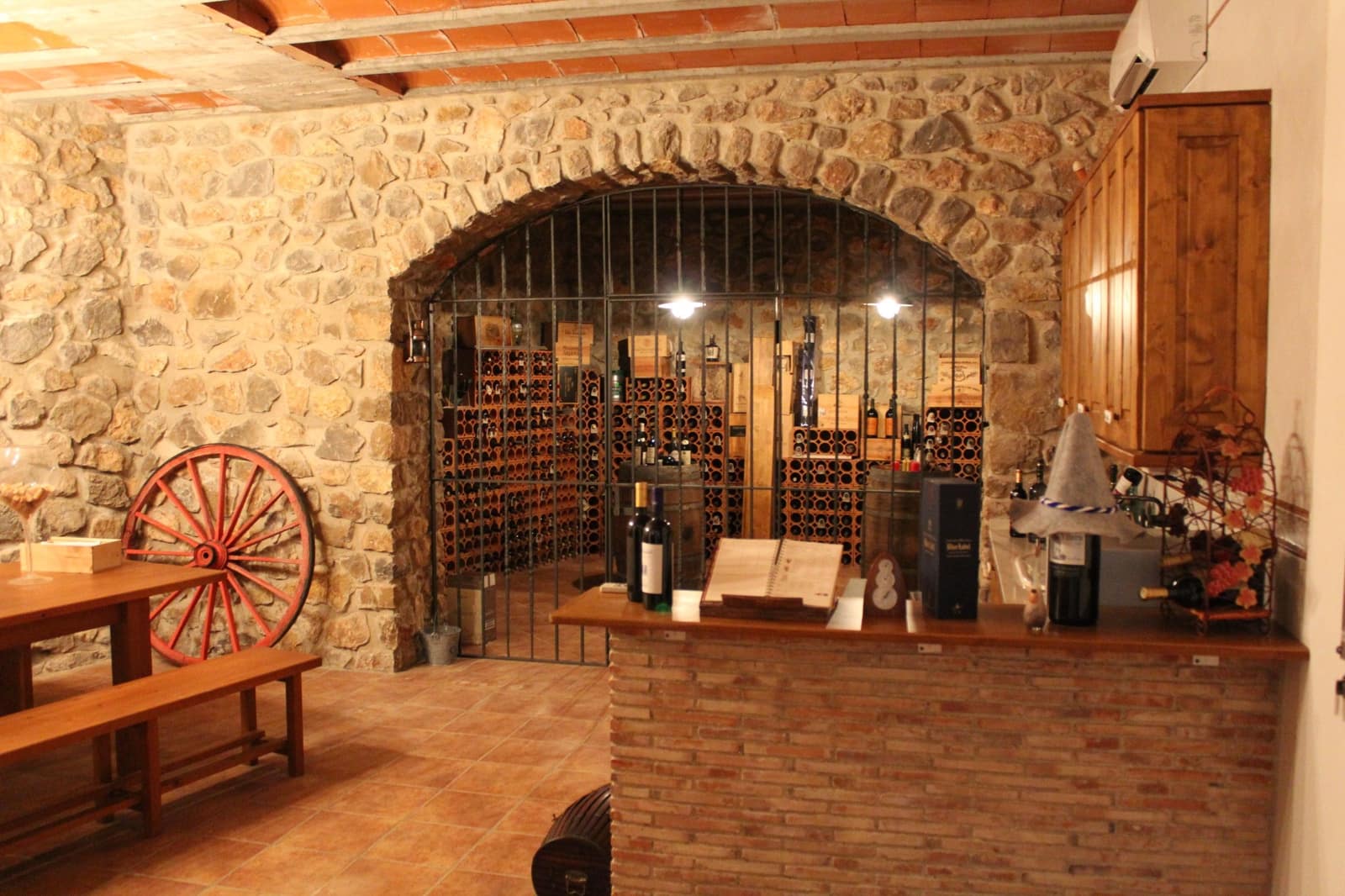 6 bedroom Villa for sale in Oropesa  with pool garage - € 2,500,000 (Ref: 9591786)