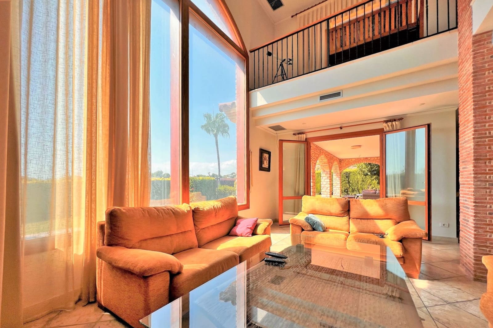 6 bedroom Villa for sale in Oropesa  with pool garage - € 2,500,000 (Ref: 9591786)