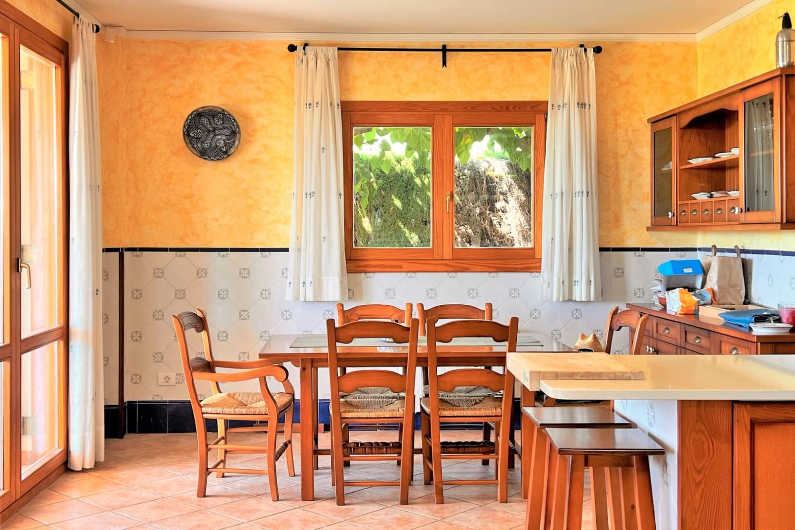 6 bedroom Villa for sale in Oropesa  with pool garage - € 2,500,000 (Ref: 9591786)