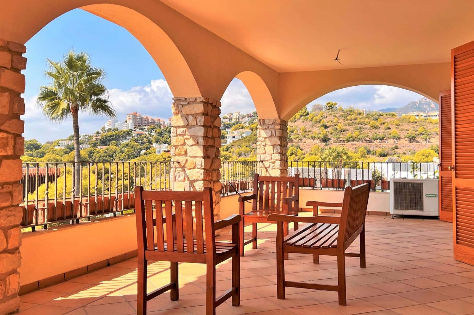 6 bedroom Villa for sale in Oropesa  with pool garage - € 2,500,000 (Ref: 9591786)