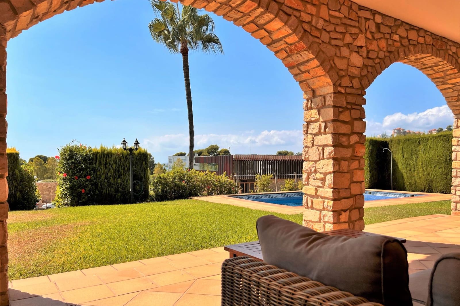 6 bedroom Villa for sale in Oropesa  with pool garage - € 2,500,000 (Ref: 9591786)