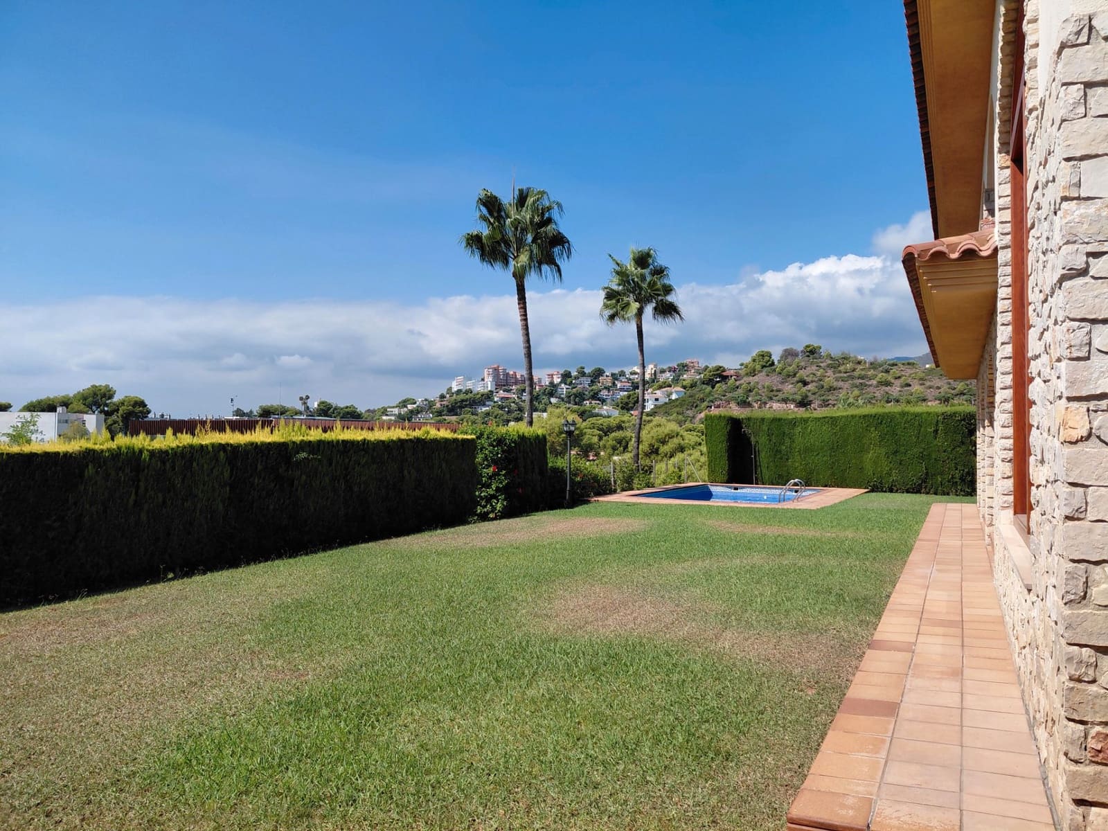 6 bedroom Villa for sale in Oropesa  with pool garage - € 2,500,000 (Ref: 9591786)