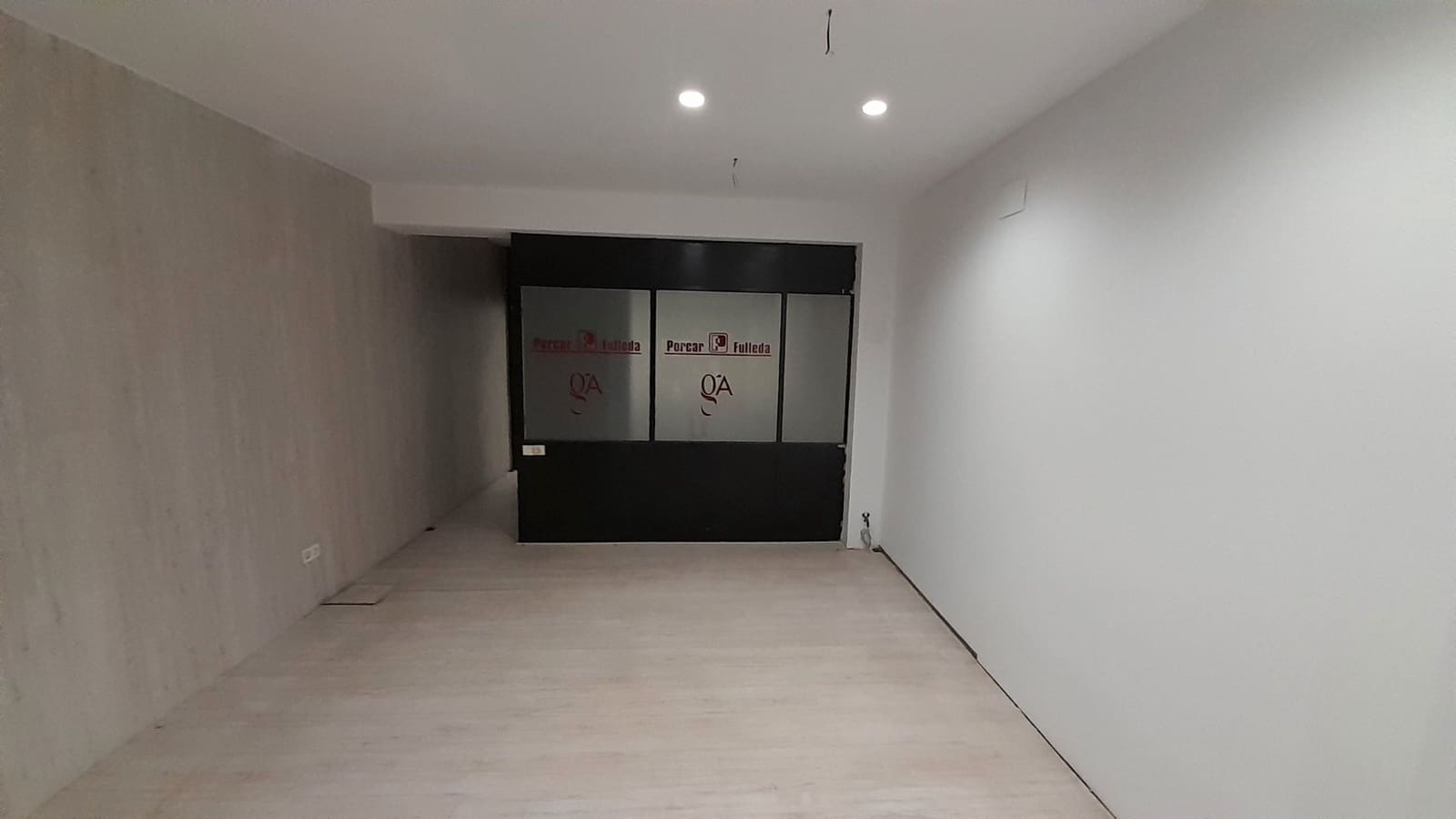 Commercial for sale in Castello de la Plana - € 82,000 (Ref: 9591787)