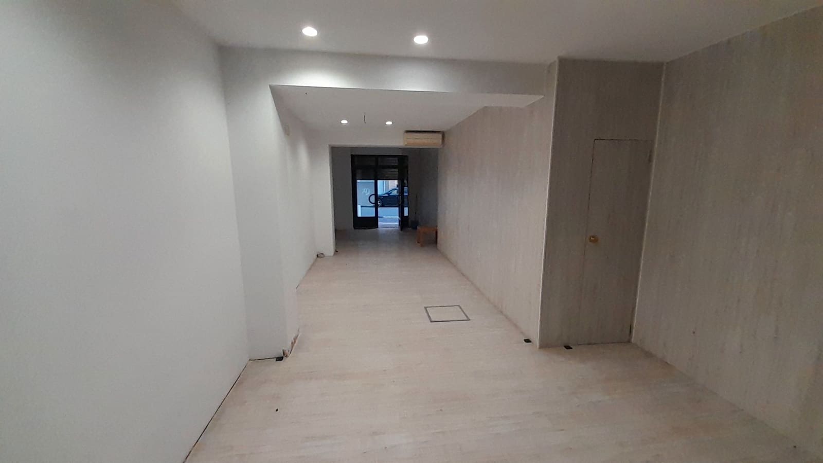 Commercial for sale in Castello de la Plana - € 82,000 (Ref: 9591787)