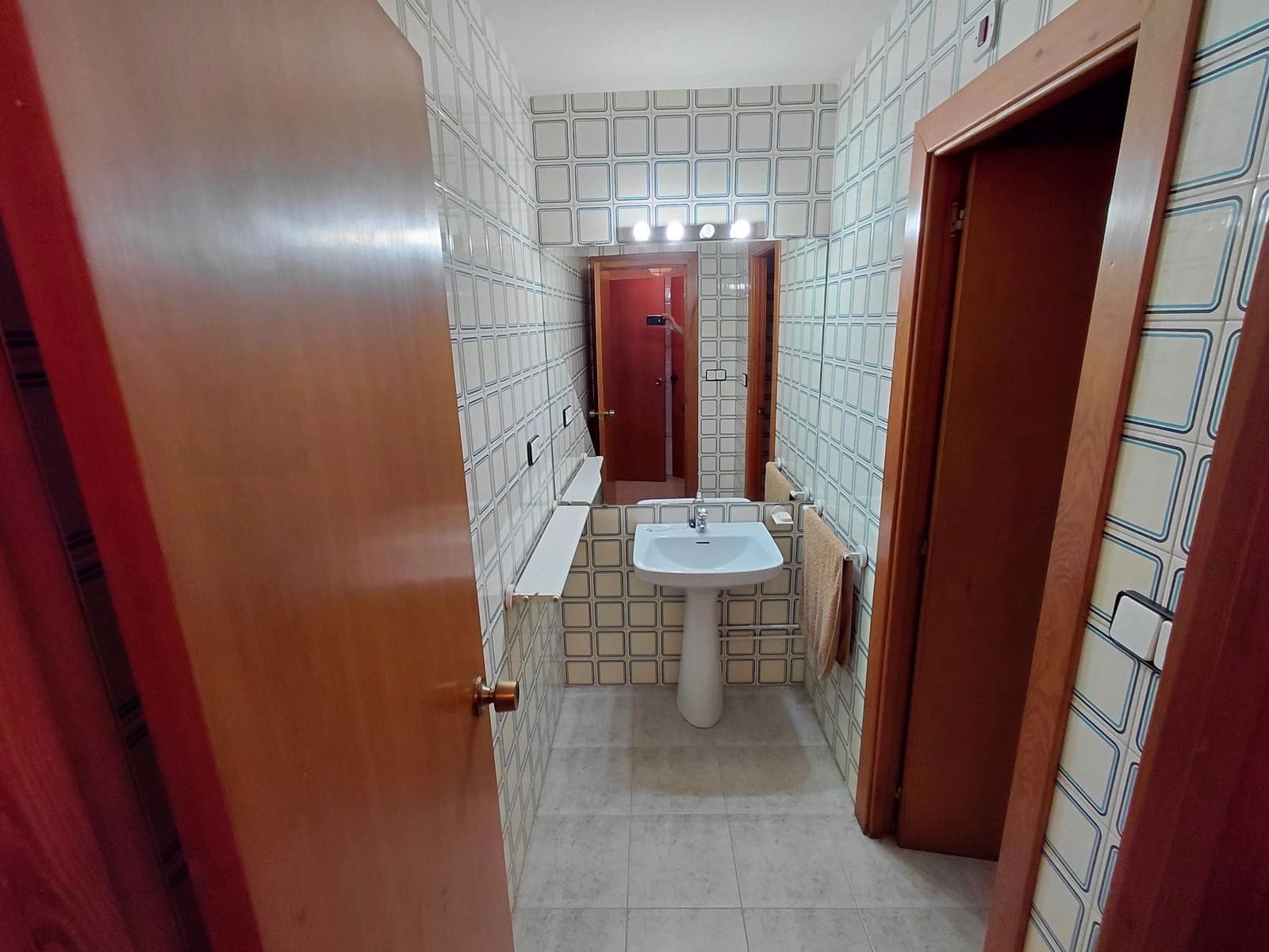 Office for sale in Castello de la Plana - € 143,000 (Ref: 9591789)