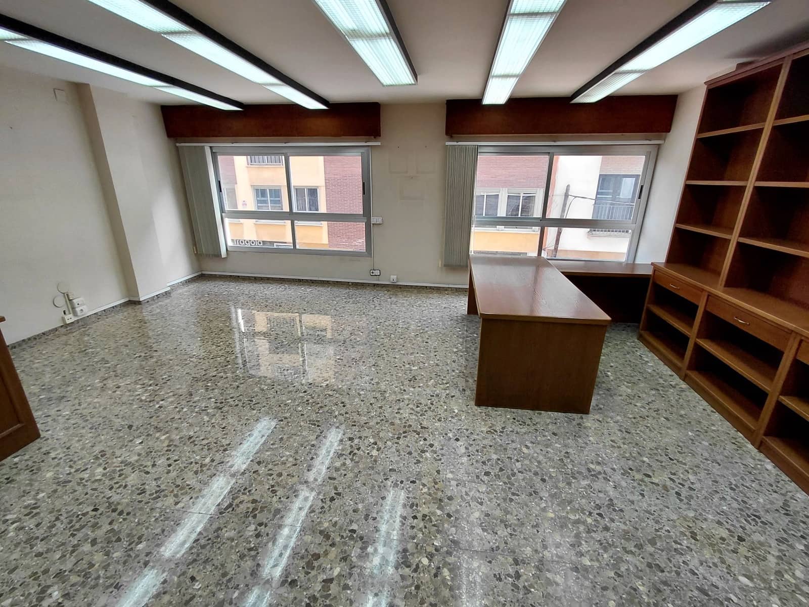 Office for sale in Castello de la Plana - € 143,000 (Ref: 9591789)