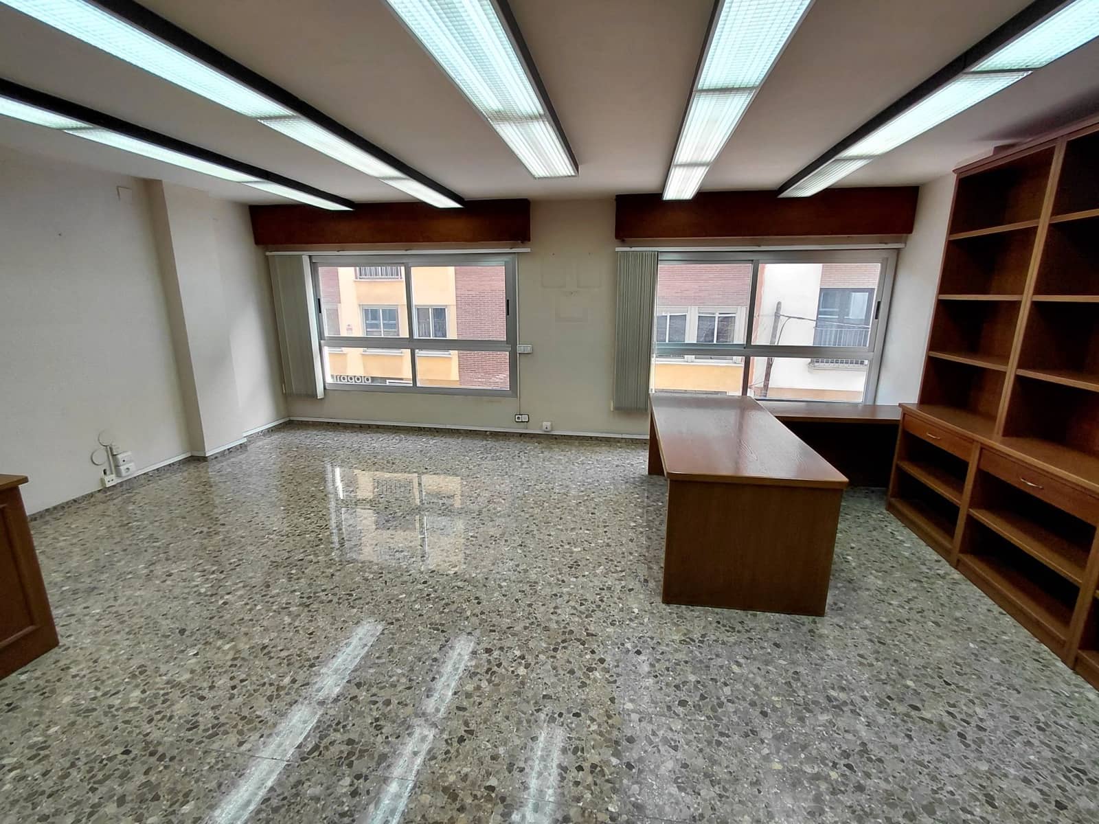 Office for sale in Castello de la Plana - € 143,000 (Ref: 9591789)