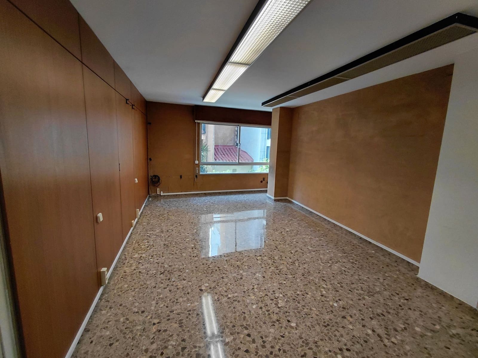 Office for sale in Castello de la Plana - € 143,000 (Ref: 9591789)