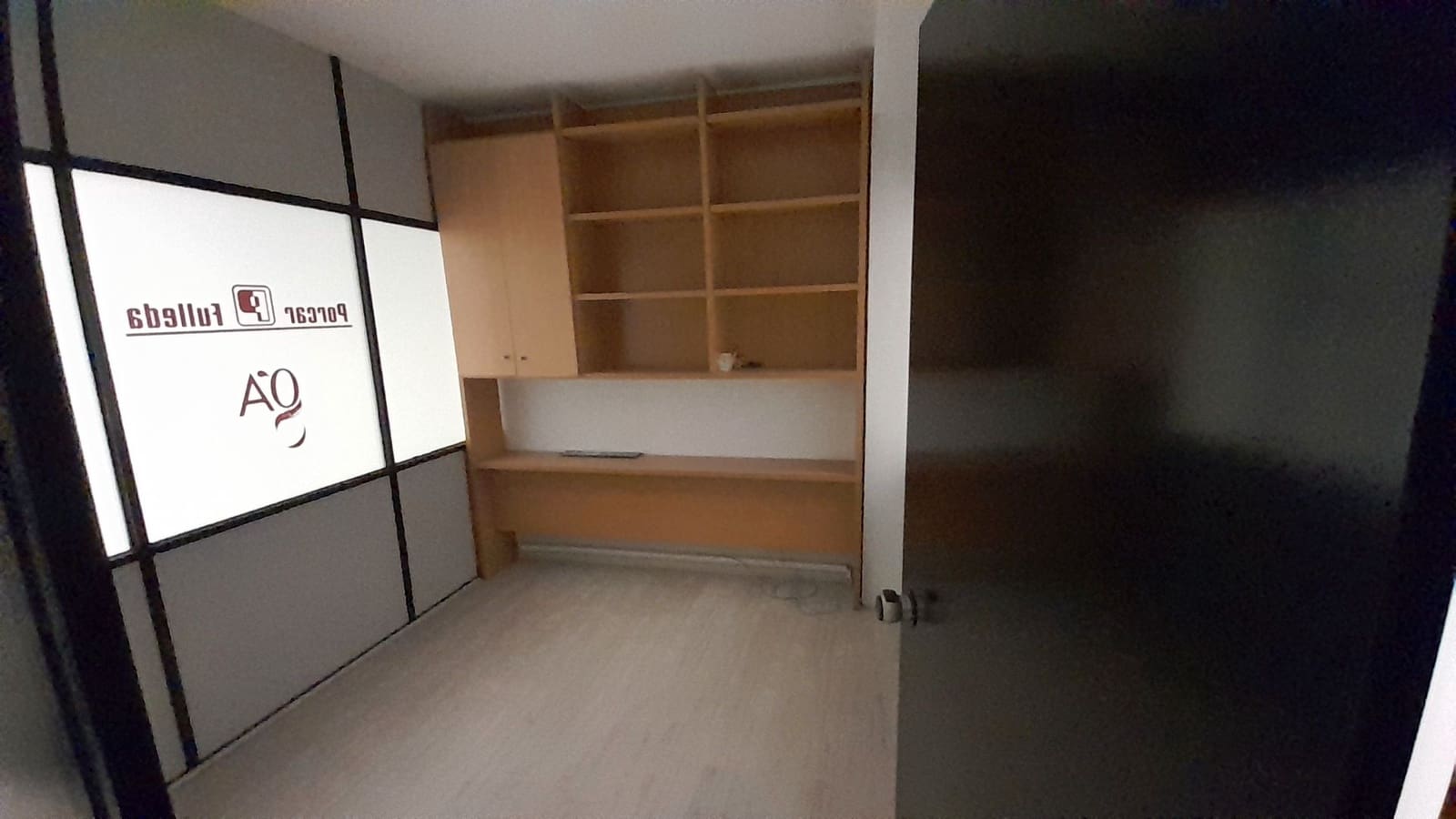 Commercial for rent in Castello de la Plana - € 400 (Ref: 9591792)