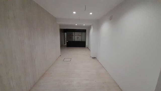 Kaupallinen vuokrattavana paikassa Sur, Castelló de la Plana - 400 € (Ref: 9591792)
